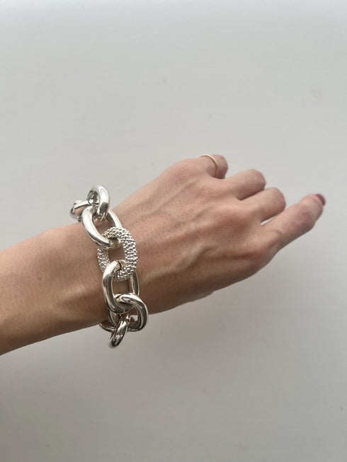 caviar chain brace